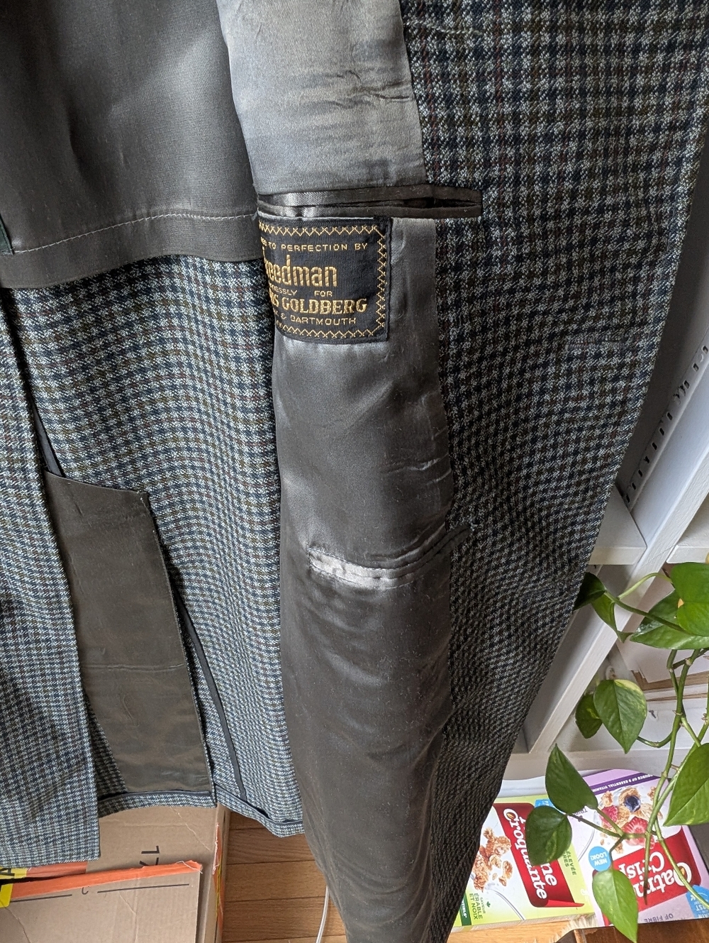 Vintage Men's Classic Houndstooth Wool Overcoat Jacket Black Gray Size Large - Picture 12 of 12